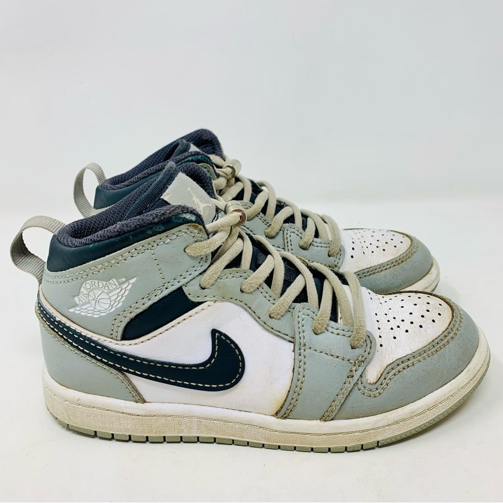 Nike Jordan 1 Mid Light Smoke Kids Size 13c